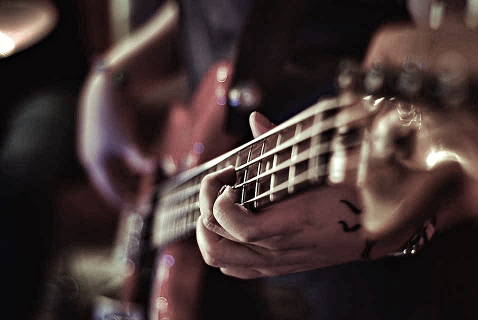 bajo%20mano